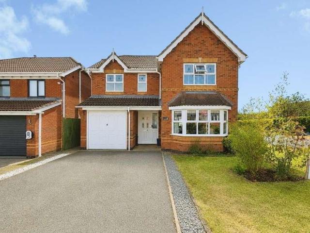 4 bed house for sale