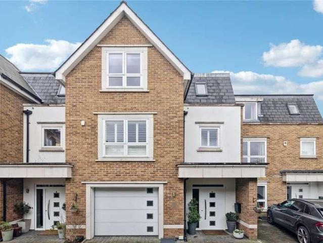 4 bed house for sale