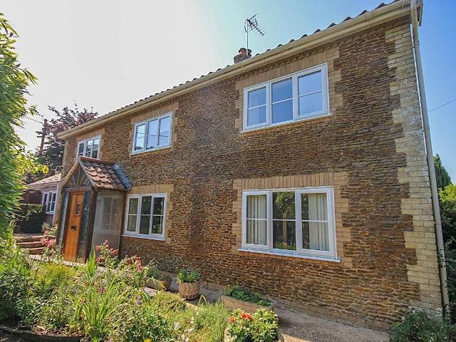 4 bed house for sale