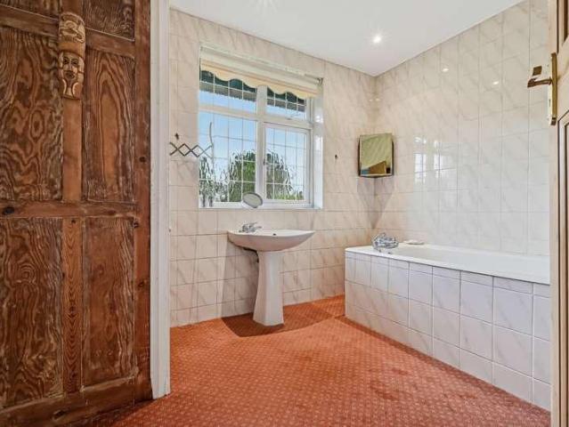 4 bed house for sale