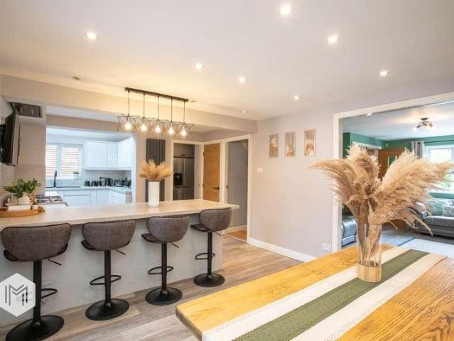 4 bed house for sale