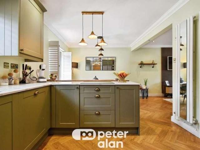4 bed house for sale