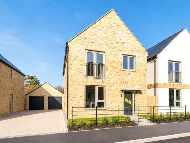 4 bed house for sale