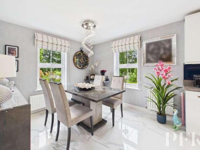 4 bed house for sale