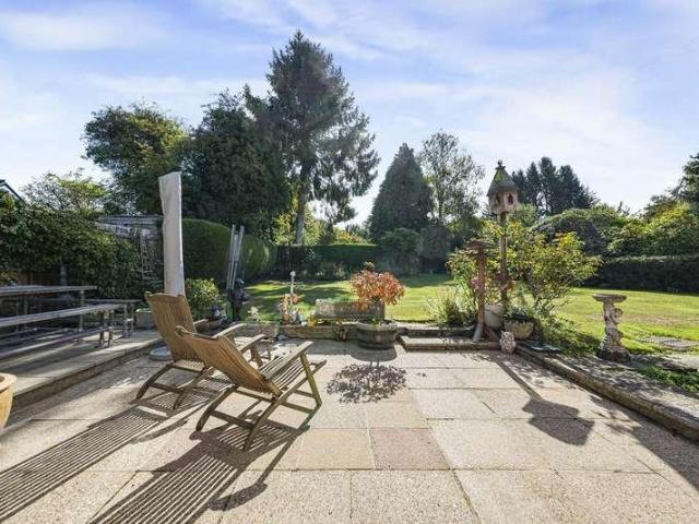 4 bed house for sale