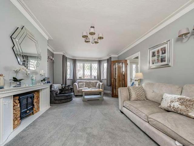 4 bed house for sale