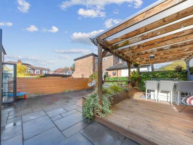 4 bed house for sale