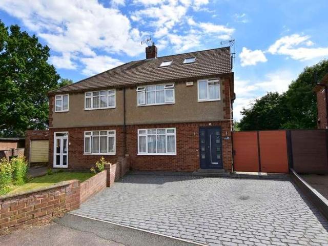 4 bed house for sale