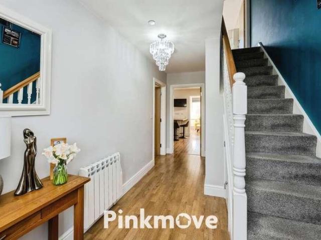 4 bed house for sale