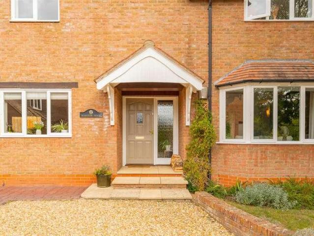 4 bed house for sale