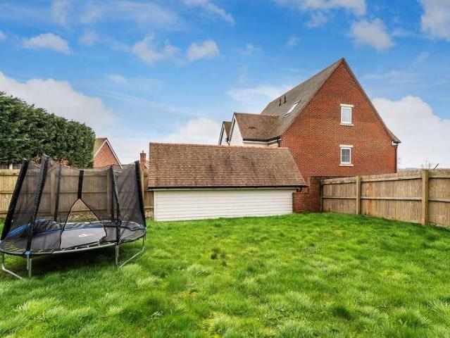 4 bed house for sale