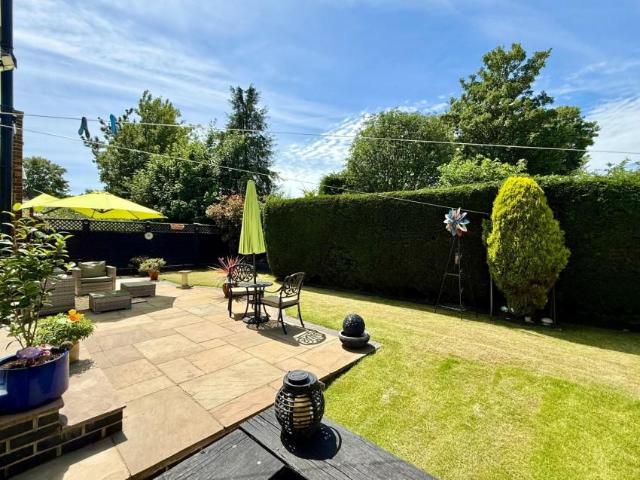 4 bed house for sale