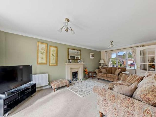 4 bed house for sale