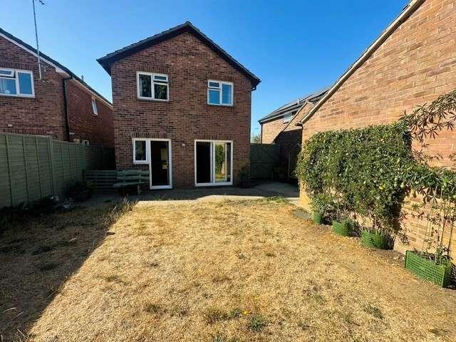 4 bed house for sale
