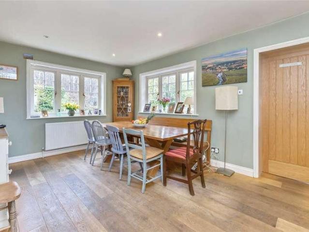 4 bed house for sale