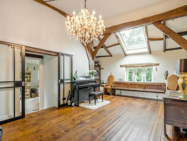 4 bed house for sale