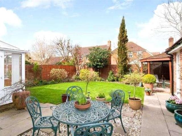 4 bed house for sale