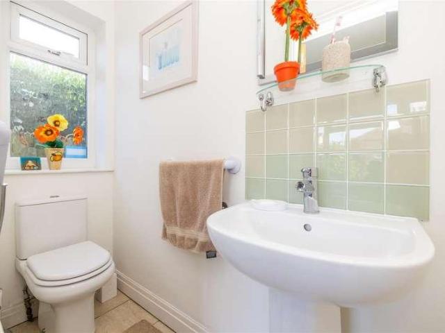 4 bed house for sale