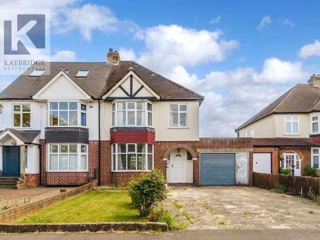 4 bed house for sale