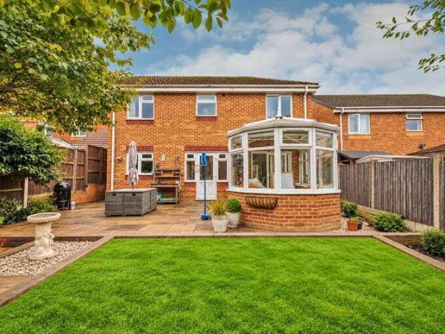 4 bed house for sale