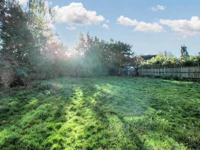 4 bed house for sale