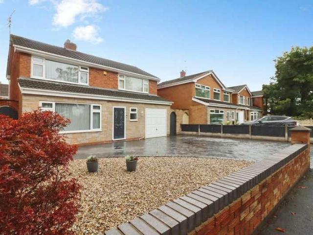4 bed house for sale