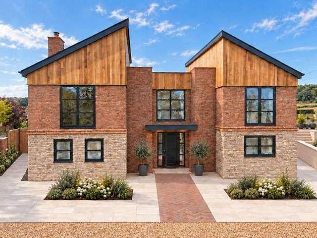 4 bed house for sale