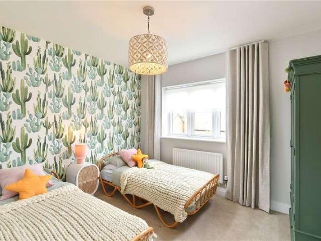 4 bed house for sale