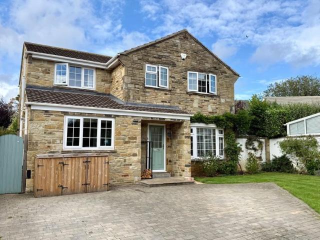 4 bed house for sale