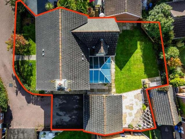 4 bed house for sale