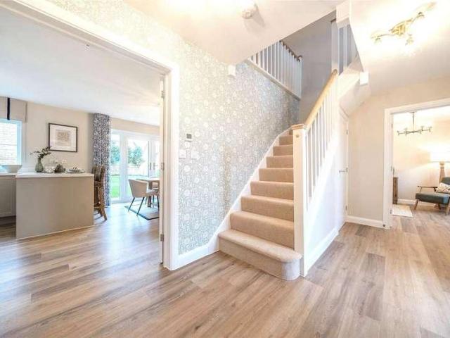 4 bed house for sale