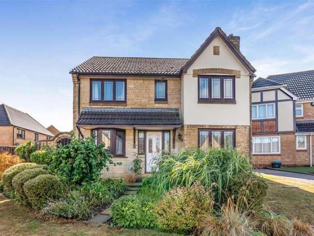 4 bed house for sale