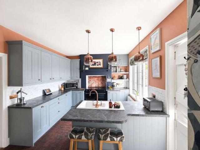 4 bed house for sale