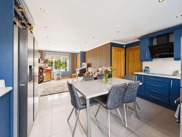 4 bed house for sale