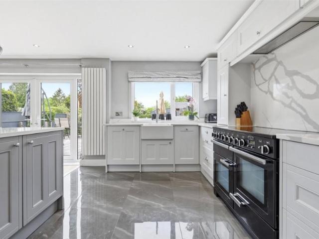 4 bed house for sale