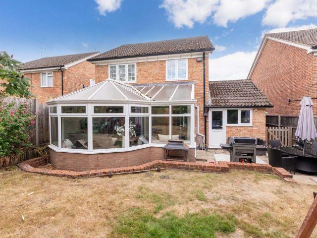 4 bed house for sale