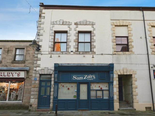 4 bed house for sale