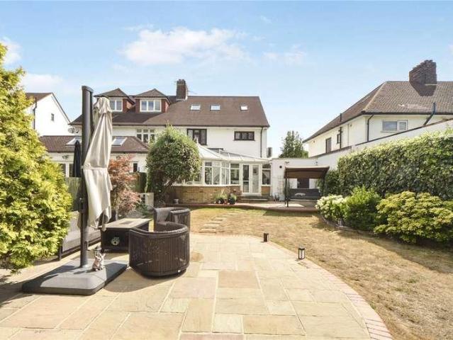 4 bed house for sale