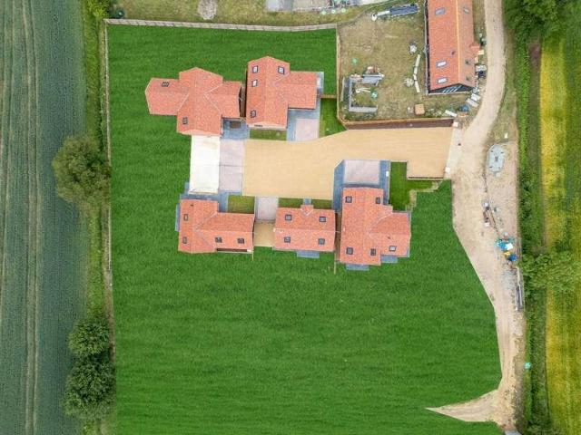 4 bed house for sale