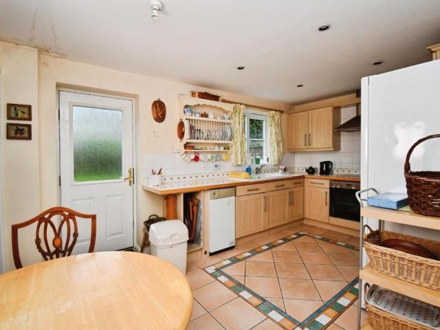 4 bed house for sale