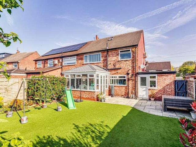 4 bed house for sale