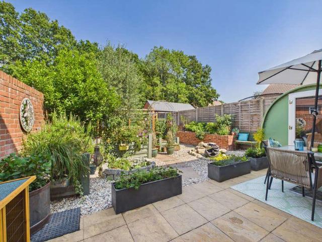 4 bed house for sale
