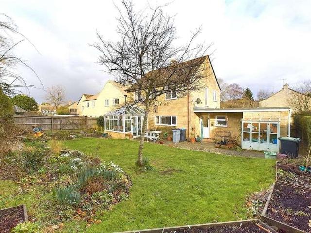 4 bed house for sale