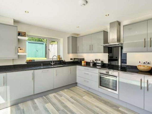 4 bed house for sale