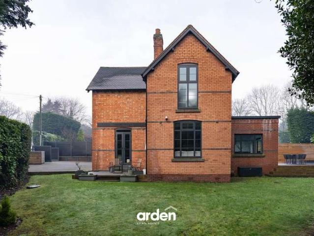 4 bed house for sale