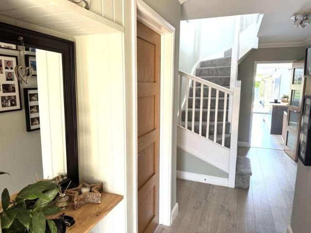 4 bed house for sale