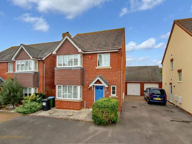 4 bed house for sale