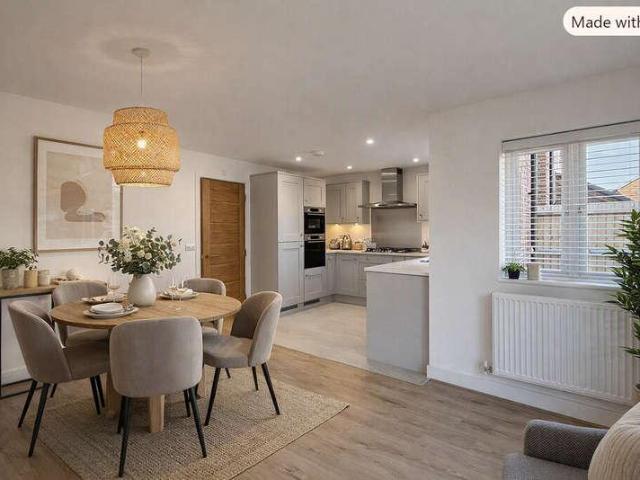 4 bed house for sale