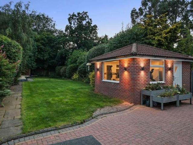 4 bed house for sale