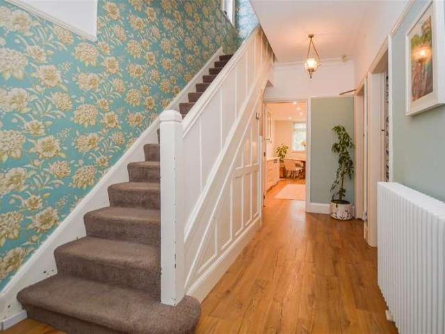 4 bed house for sale